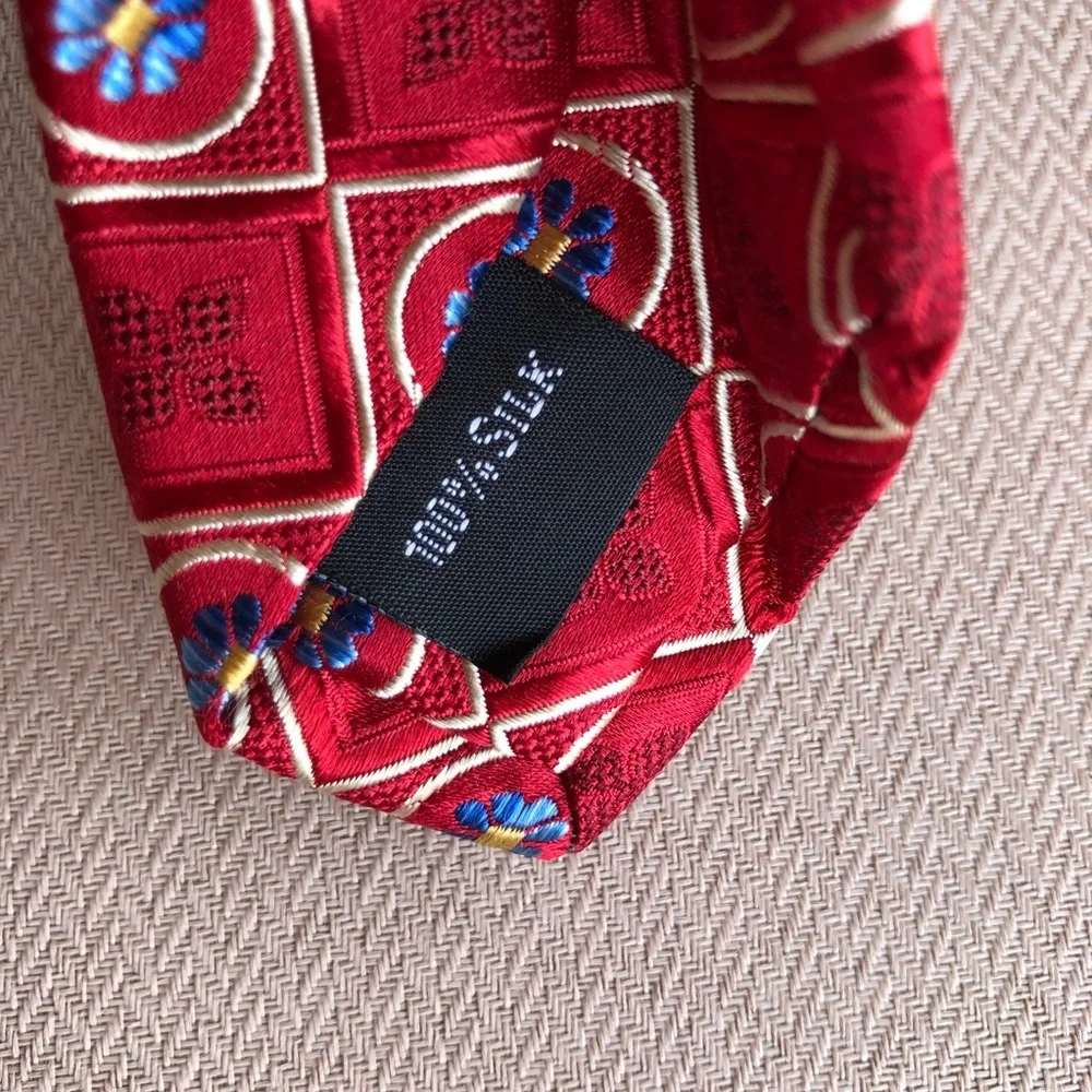 Jos. A. Bank Signature Collection 💯 % Silk Red / Blue‎ Flower Tie